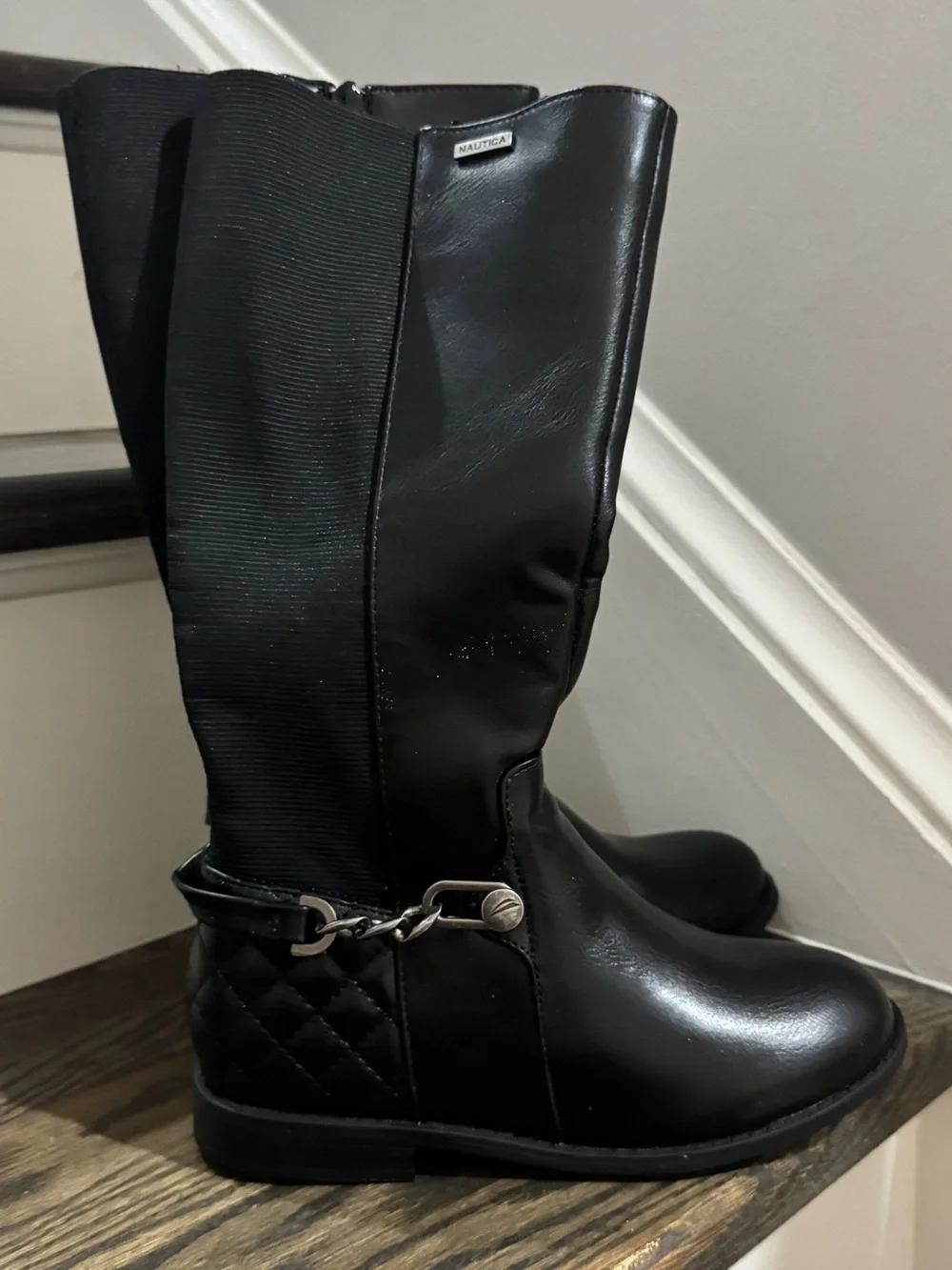 Nautica Vivi Girls Black Boots with Chain Accent size 1 New